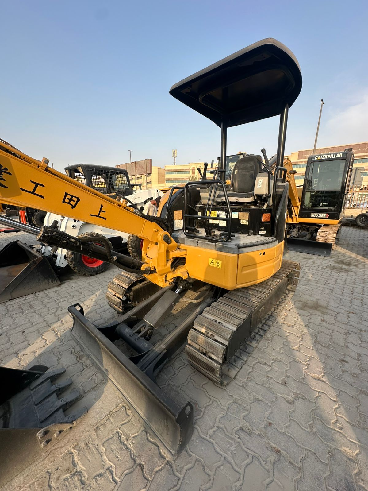 واردات مینی بیل میکانیکی